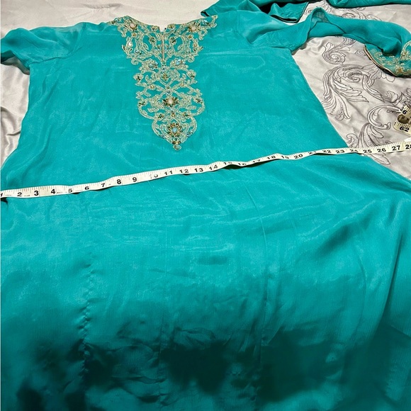 Chinyere 3 pc formal dress - Picture 10 of 12